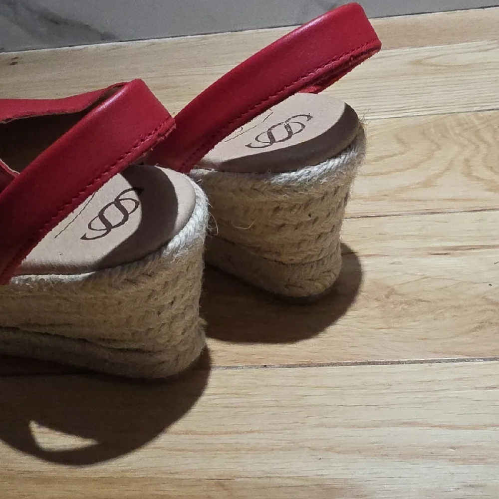 SPANISH SANDAL CO Red Women's Shoes - Picture 4 of 7